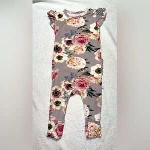 Posh Peanut Cassie French Gray ruffled cap sleeve bamboo romper, size 12-18 mos